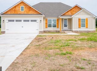 153 Lakeridge Dr, Adel, GA 31620