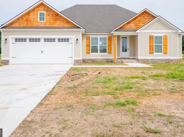153 Lakeridge Dr, Adel, GA 31620