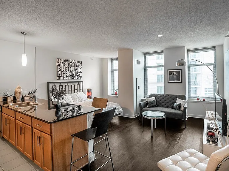 620 W Kinzie St #3010 — Photo 1
