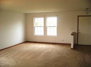 493 Montauk Ln, Hampshire, IL 60140