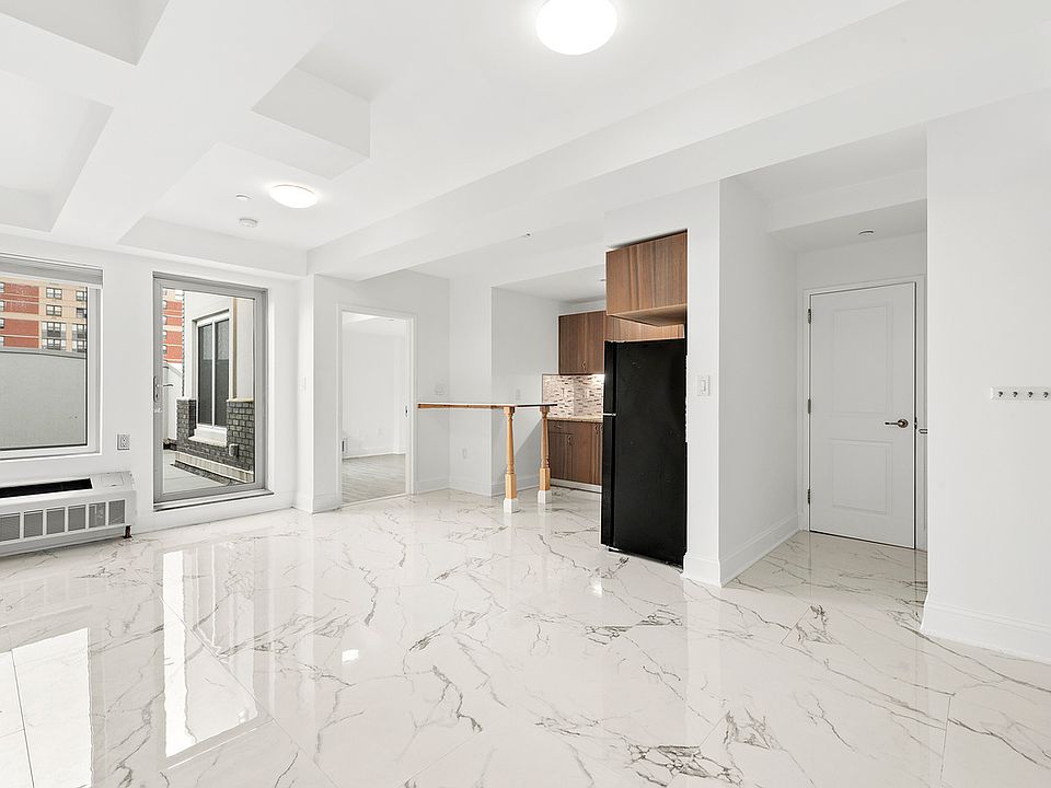 1st image of 2818 Astoria Blvd #702