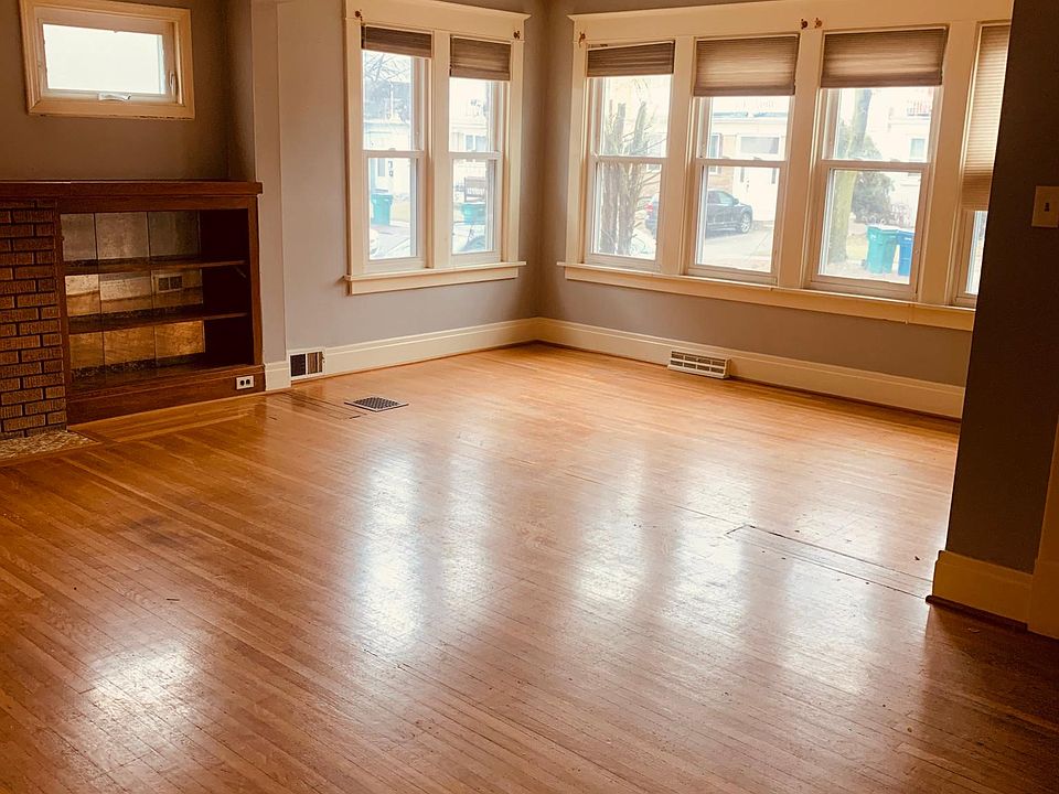 1st image of 52 Traymore St #1