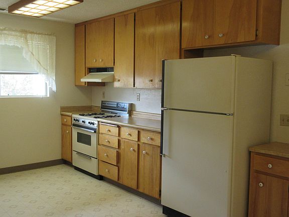 4th image of 555 Washo Dr