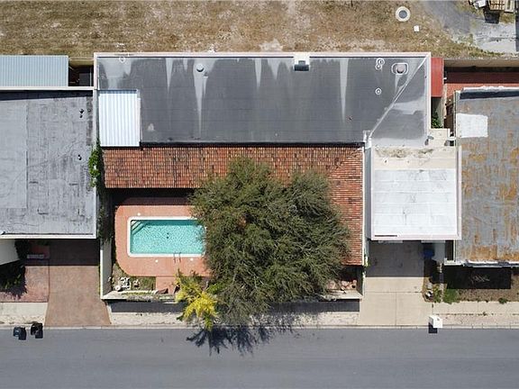 5th image of 805 N J St