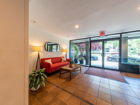 5th image of 5112 Macarthur Blvd NW Unit 303-1