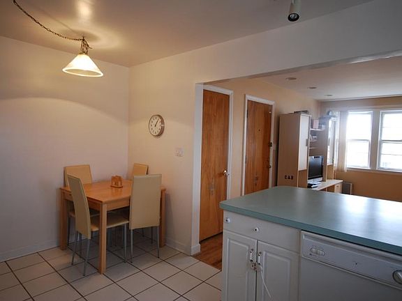 Eat-in kitchen