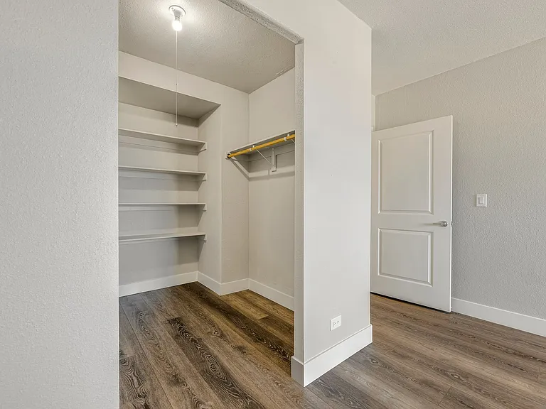 Vallejo Street Apartments