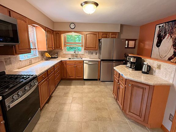 3rd image of 3517 Susan Lewis Dr