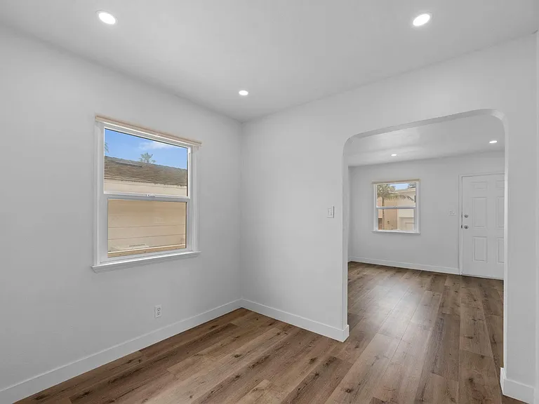 1304 Corona St — Photo 9