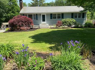 18 Maple Knoll Dr, Hollis, NH 03049