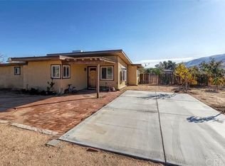 9395 Candlelight St, Apple Valley, CA 92308