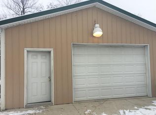 5351 School Rd, Rhodes, MI 48652