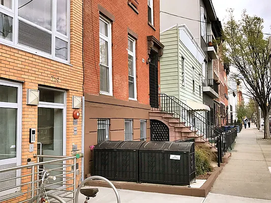 Rented by Rapid Realty Cobble Hill | media 48