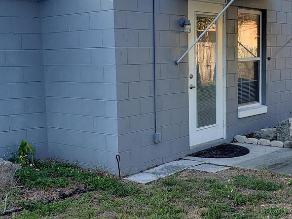 2nd image of 404 Prairie Lake Dr