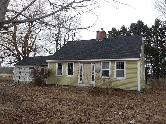 3rd image of 616 Old County Road