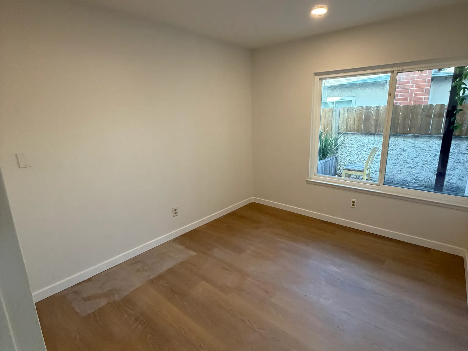 6 bed, 4.5 bath, 2138 sqft, $5,995 — Photo 3