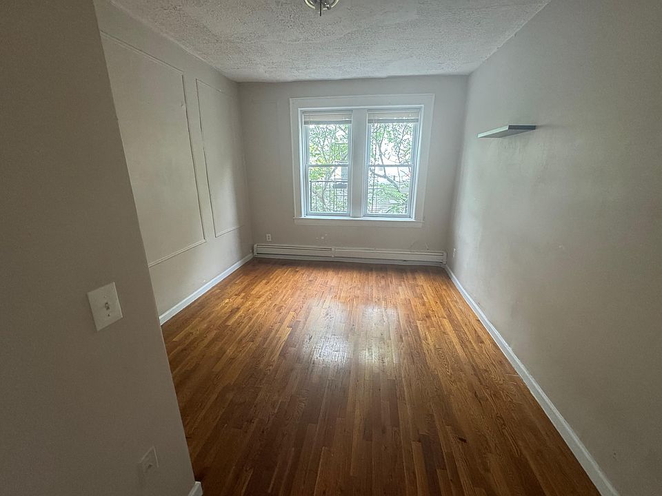 2nd image of 393 13th Ave #8B