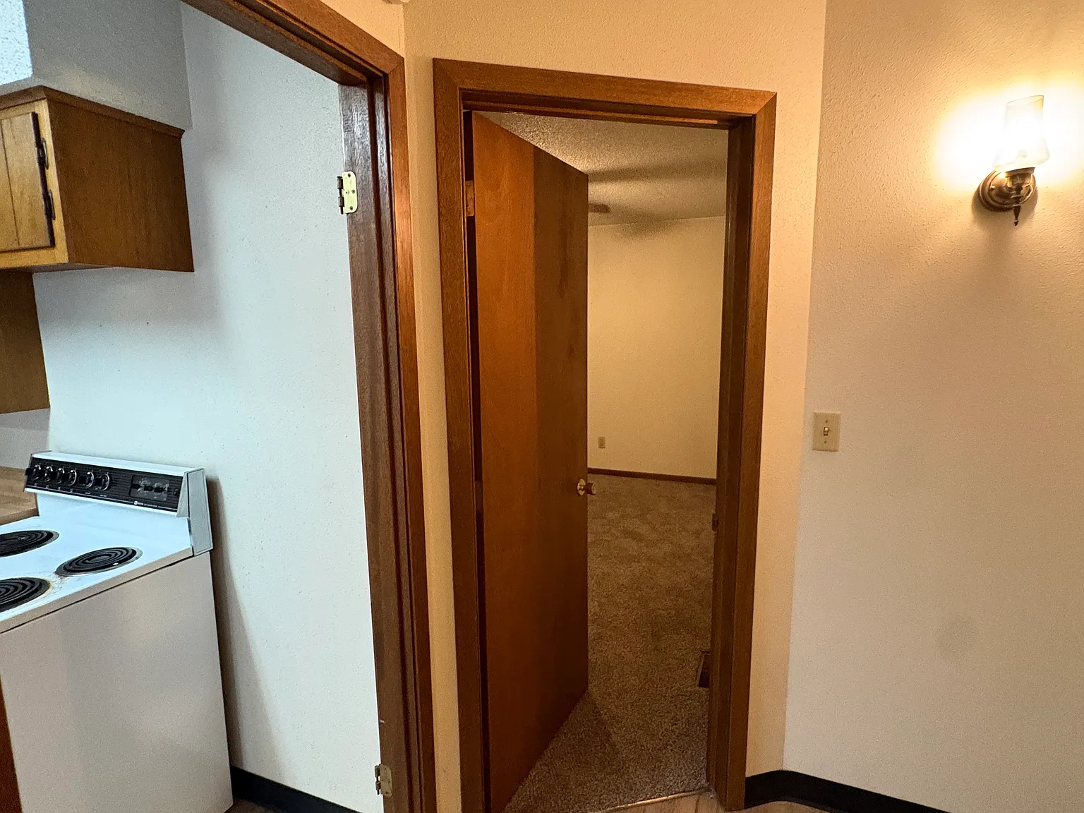 1 bed, $750 — Photo 2