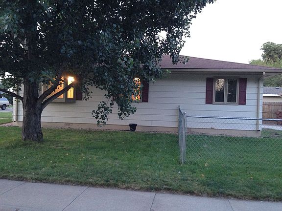 2nd image of 303 E Hall St