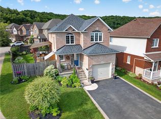 104 Udell Way, Grimsby, ON L3M 5N4
