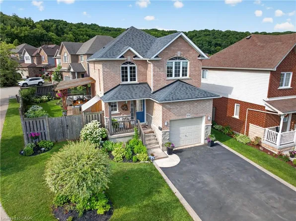 104 Udell Way, Grimsby, ON L3M 5N4
