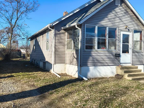 1011 Mechanic St, Pekin, IL 61554