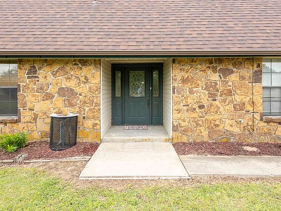 3rd image of 282553 Sunray Dr