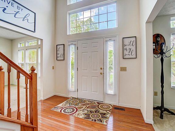 4th image of 4033 Pioneer Ct