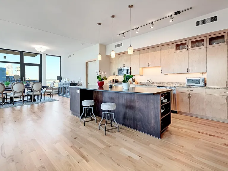 1120 S 2nd St #814 — Photo 8