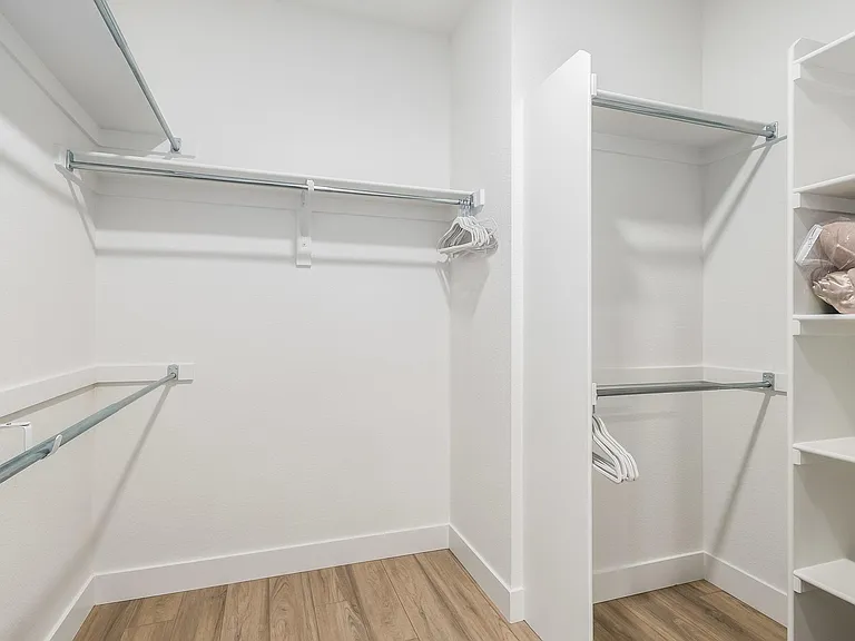 5795 Champlain Dr — Photo 22