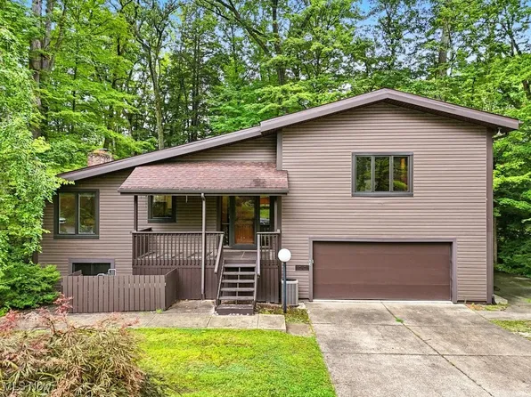 163 Cedar Hill Cir, Cuyahoga Falls, OH 44223