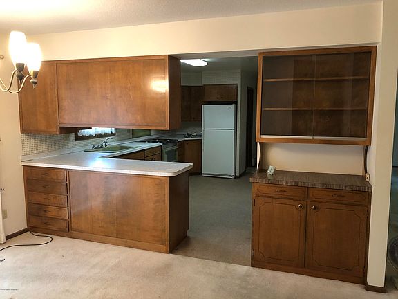 5th image of 519 W Washington Ave