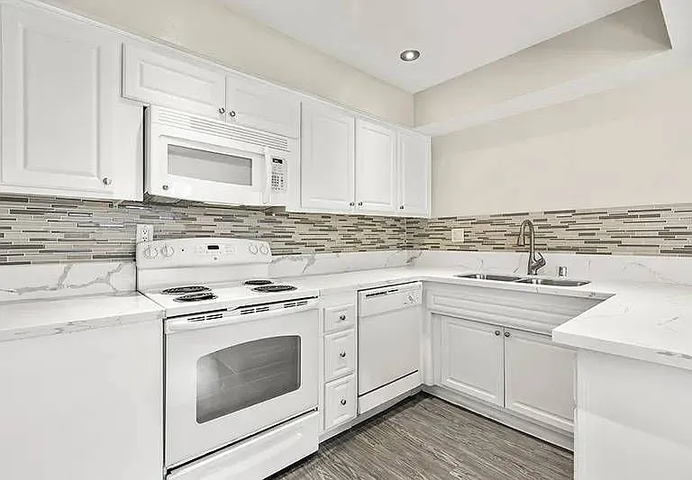 Park Grove — Photo 26