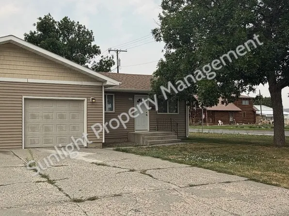 404 S 1st Ave, Laurel, MT 59044