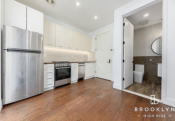 4th image of 903 De Kalb Ave #1D