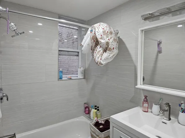 12 Wright Avenue image 8 of 20