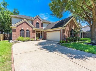 2911 Veva Dr, Pearland, TX 77584
