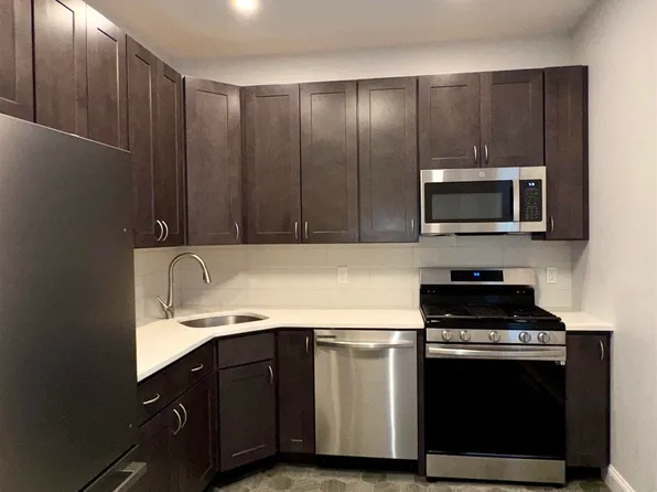 76 Beacon Avenue image 16 of 34