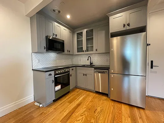 Rented by Doorway NYC, LLC | media 17