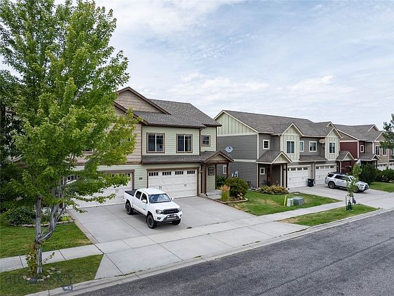 3rd image of 833 Rosa Way Unit B