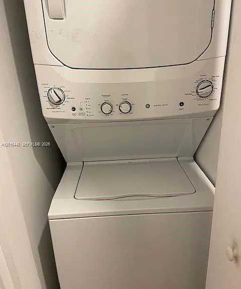 45 SW 9th St #1007 — Photo 24
