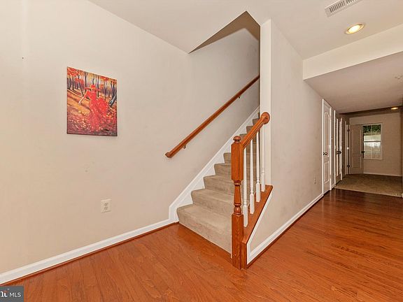3rd image of 6272 Newport Ct