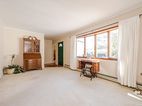 3rd image of 102 Doris Pl