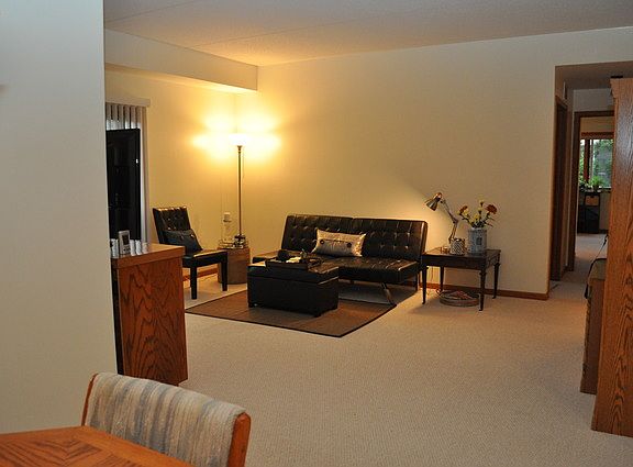 3rd image of 18533 Pine Lake Dr APT 1