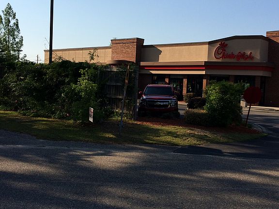 Property line with Chic FilA