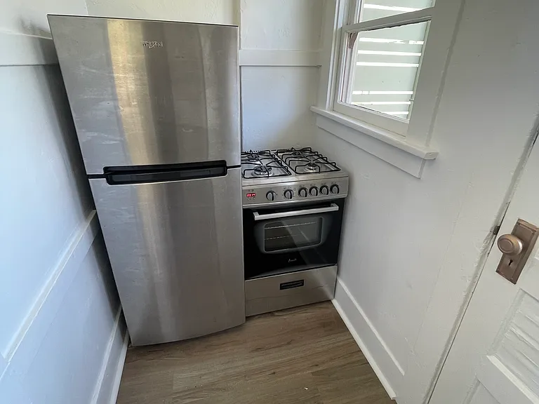 1066 Robinson Ave #1 — Photo 13