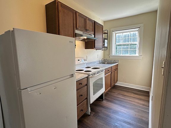 2nd image of 407 Moir St #4