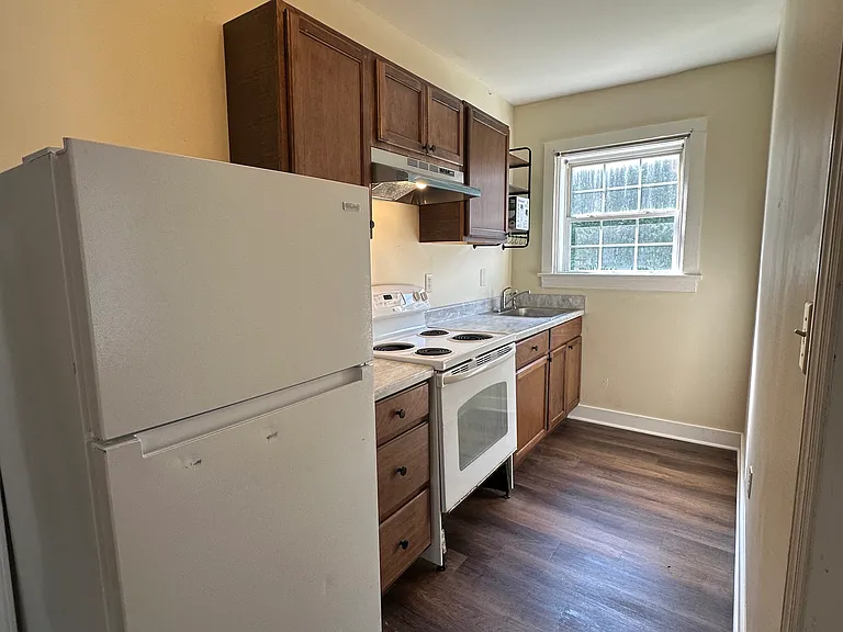 407 Moir St #4 — Photo 6