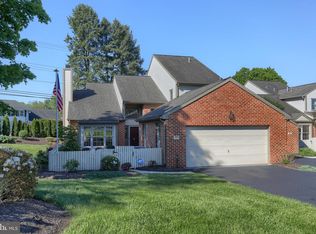 4 Cambridge Dr, Hershey, PA 17033