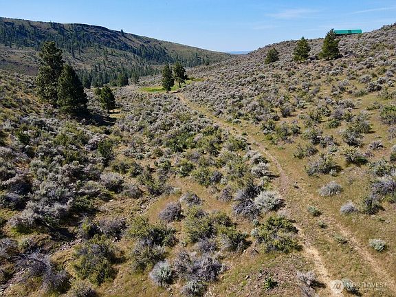 2nd image of 4 xx Secret Canyon Road